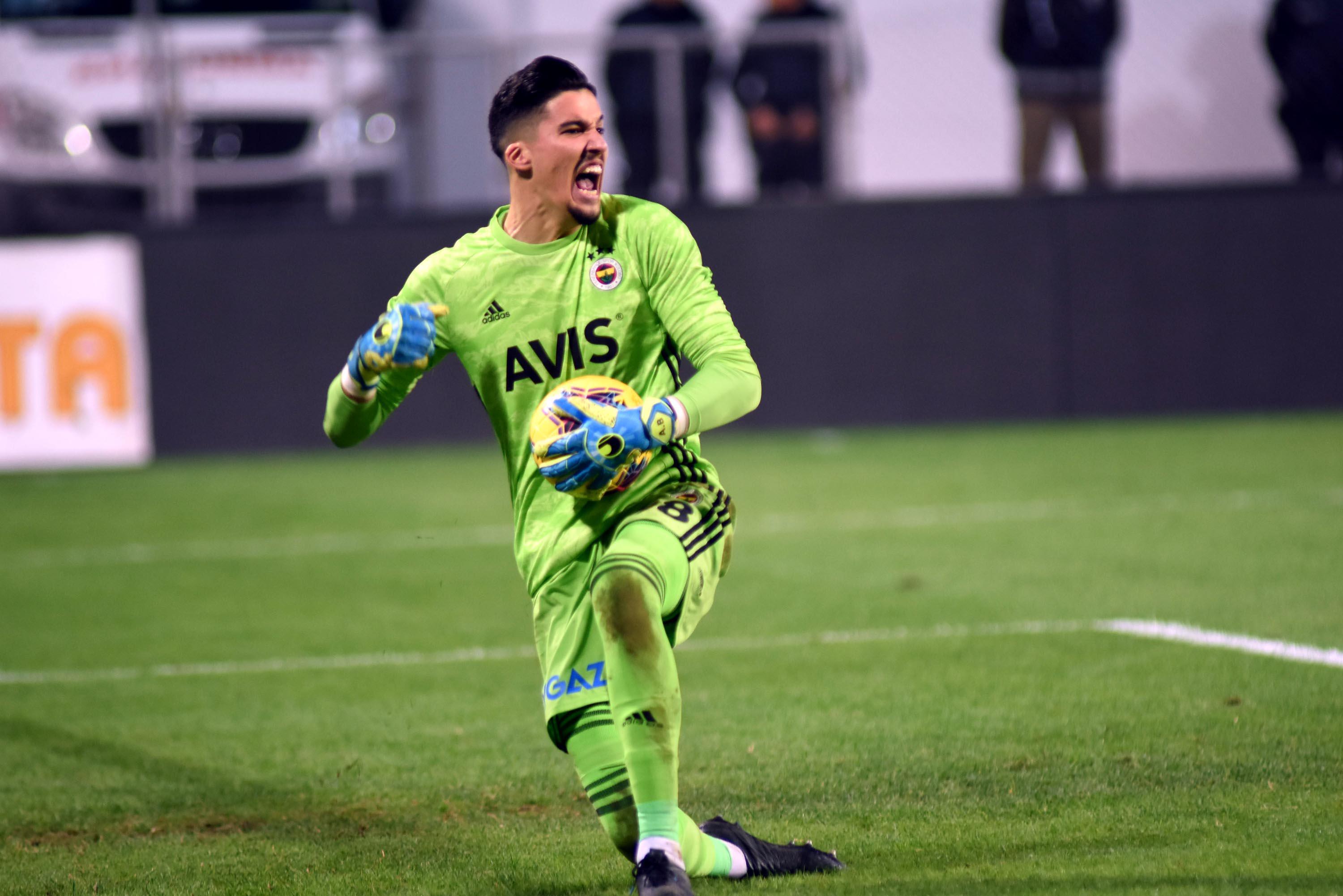 Hollanda devi Ajax, Altay Bayındır'a talip oldu!