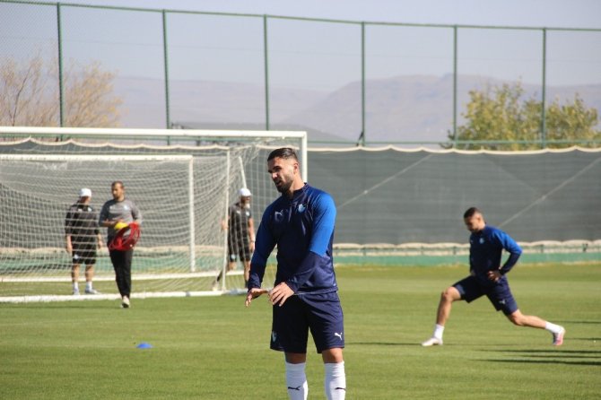 BB Erzurumspor Teknik Direktörü Mehmet Özdilek: "Ricardo oynamaya hazır"