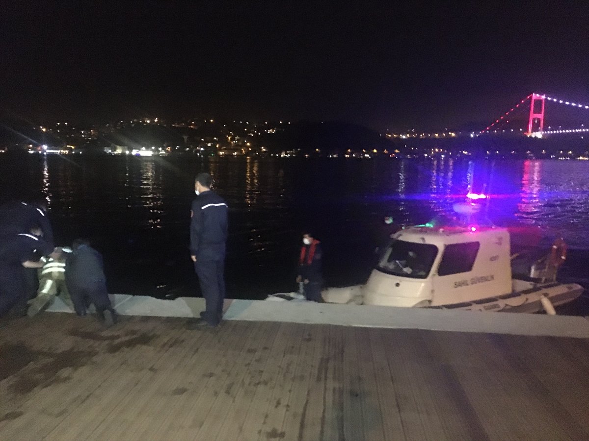 Sevgilisiyle tartışan genç kız kendisini denize attı