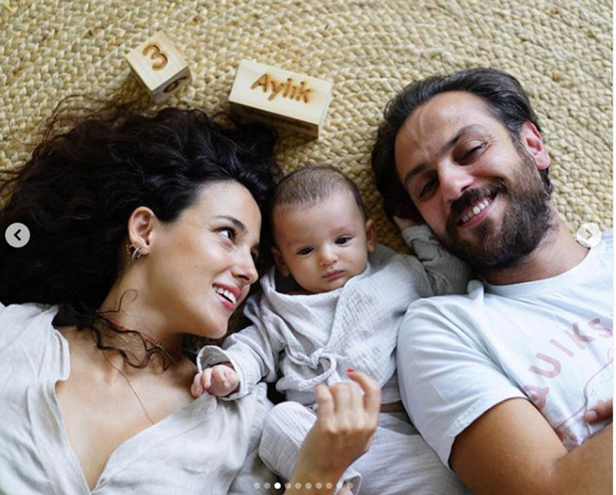 Cansu Tosun ve Erkan Kolçak Köstendil çiftinden aile pozu