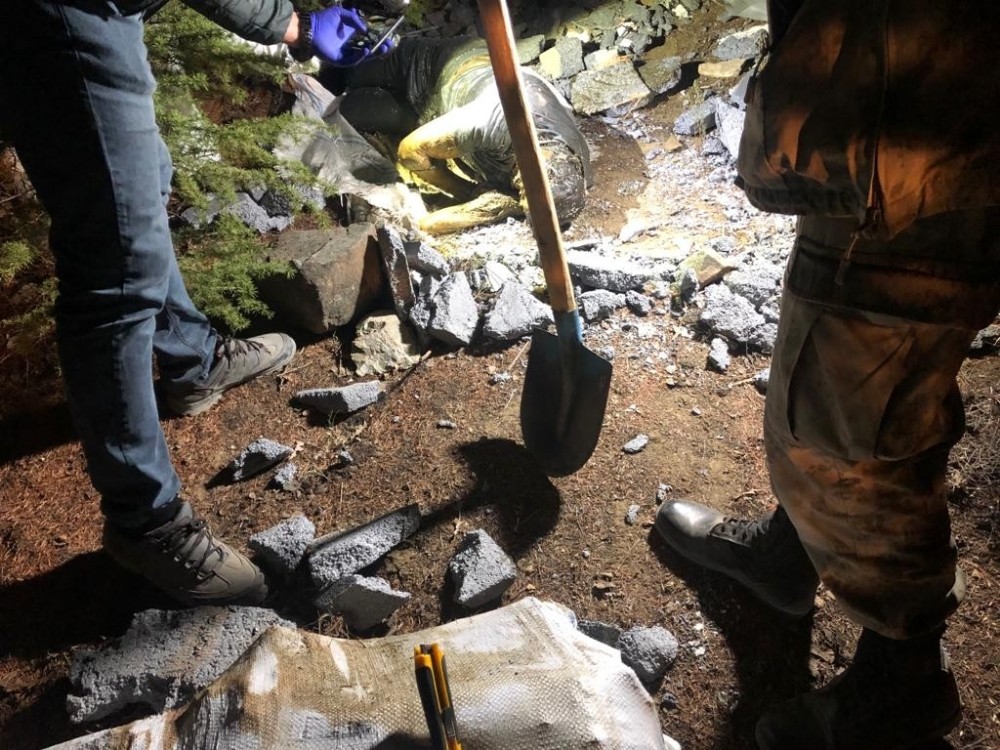 Şiddet uyguladığı için uzaklaştırma alan koca, eşini bulmak için cinayet işlemiş!