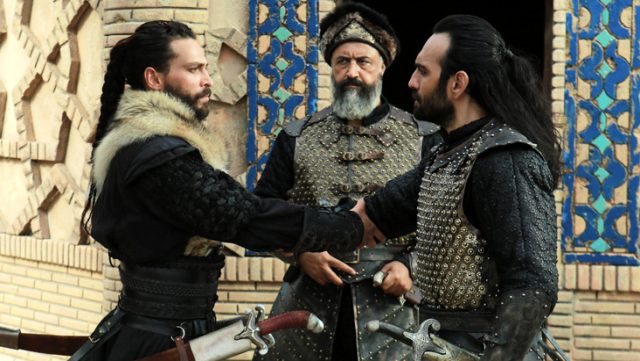 Ekin Koç Uyanış Büyük Selçuklu dizisinin çekimlerinde kaza geçirdi!