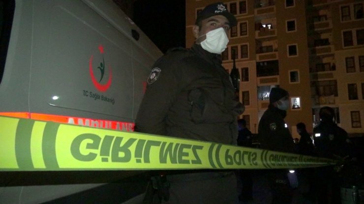 Yalnız yaşayan Melek Bulut, boğazı kesilmiş halde evinde ölü halde bulundu