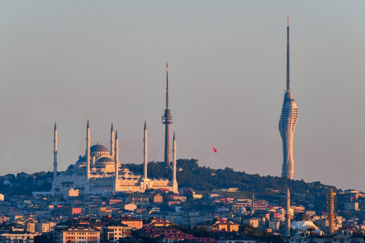 Çamlıca Tepesi'nde bulunan son verici kule kaldırılıyor