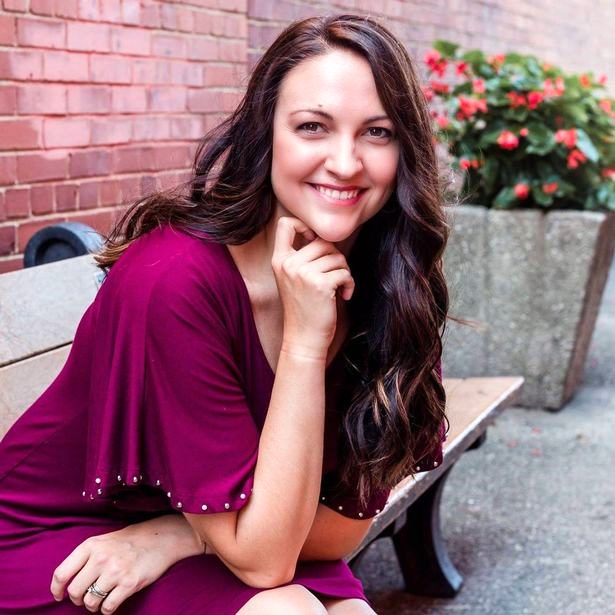 Annesinin çıplak fotoğraflarını rehberdeki herkese gönderdi!