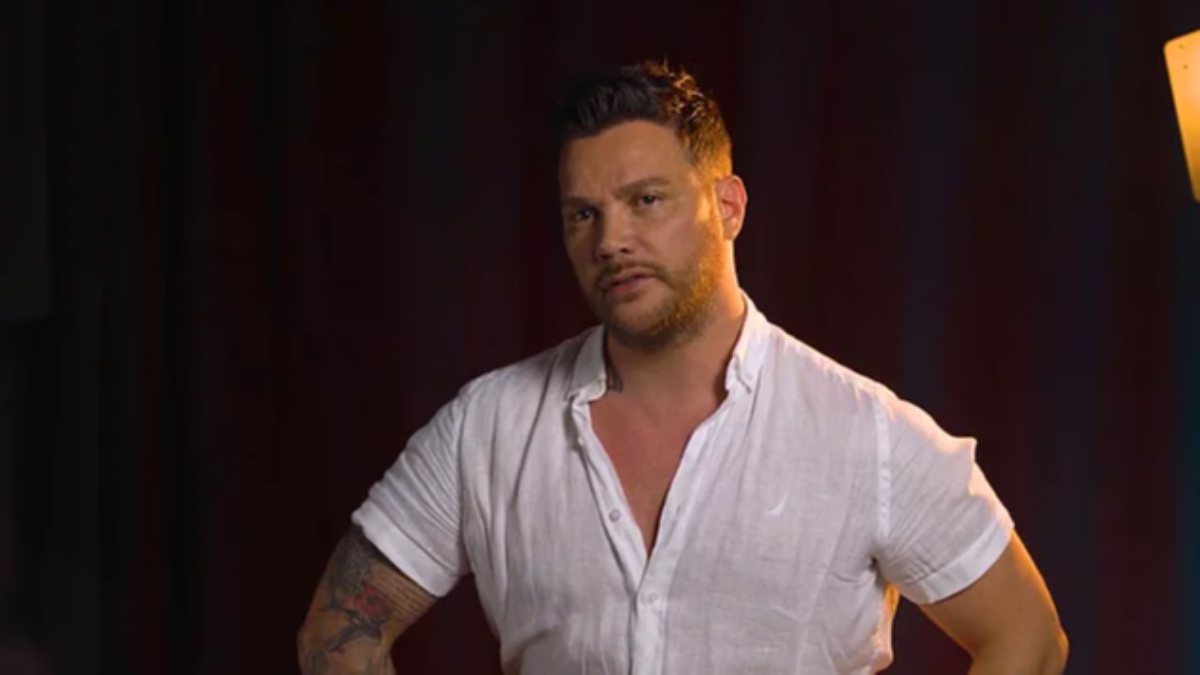 Sinan Akçıl hamile sevgilisi için Burcu Kıratlı'yı terk etti!