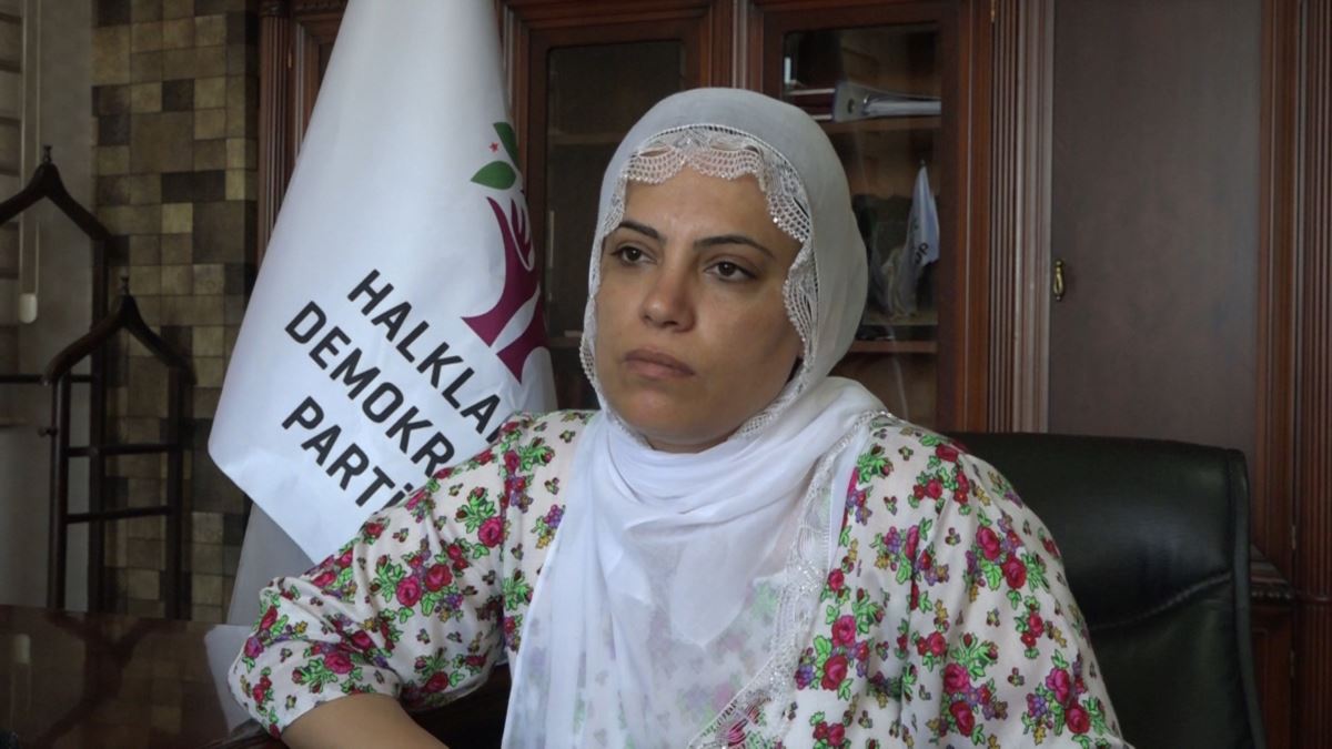 Evlat nöbetindeki ailelere hakaret etmişti! O vekile soruşturma açıldı