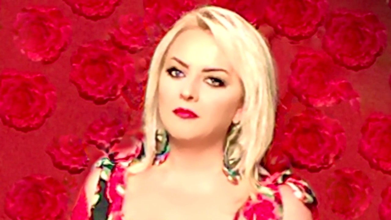 Türkü kimdir? Türkü Çevik kaç yaşında? Aslen nereli? Türkü Çevik evli mi eşi kimdir?