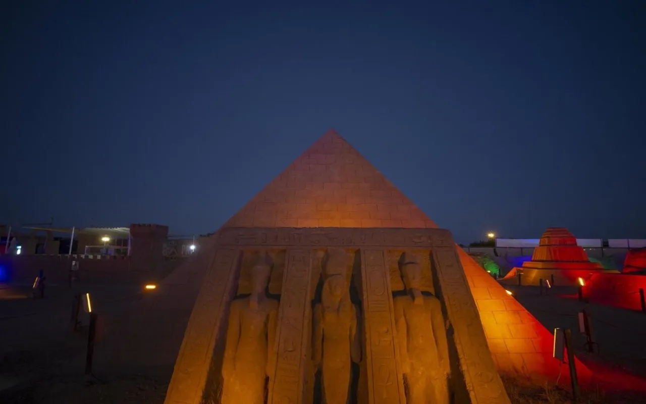 Guinness'e yeni aday : Kumdan Keops Piramidi