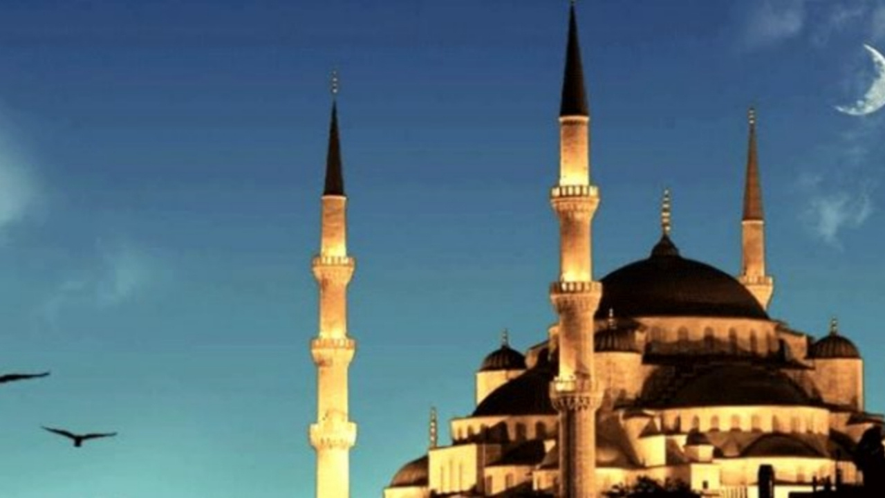 Mevlid Kandili'nde hangi zikir çekilir?