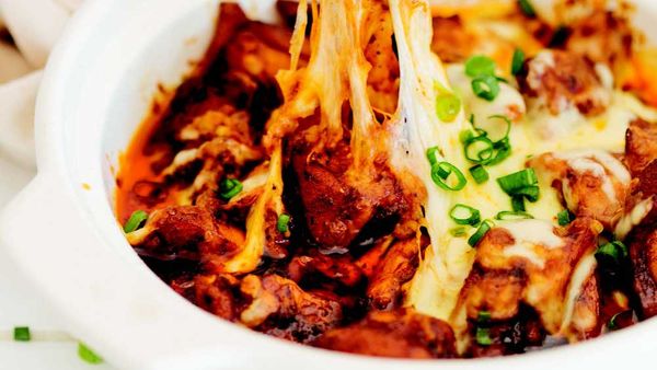 Chijeu Buldak (Acılı peynirli tavuk) nasıl yapılır? MasterChef Chijeu Buldak tarifi? Malzemeleri?