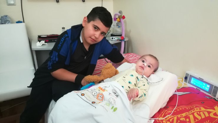 SMA hastası minik Enis tedavisi için yardım bekliyor