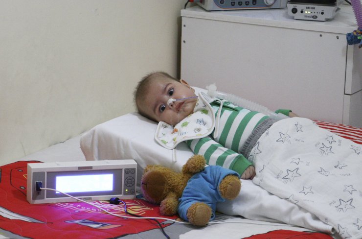 SMA hastası minik Enis tedavisi için yardım bekliyor