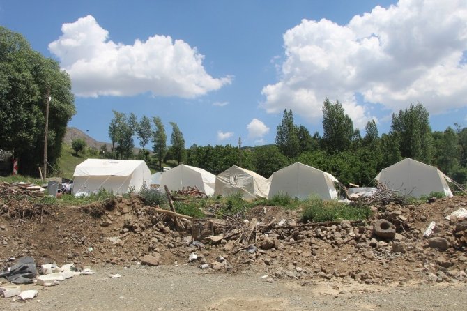 TOKİ Bingöl depreminin yaraları sarılıyor!