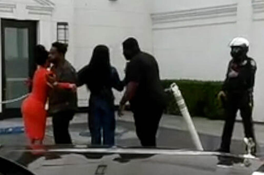 Cardi B'nin eşi Offset gözaltına alındı!