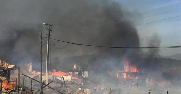 12 evin yandığı köyde 32 kişi geceyi AFAD çadırlarında geçirdi