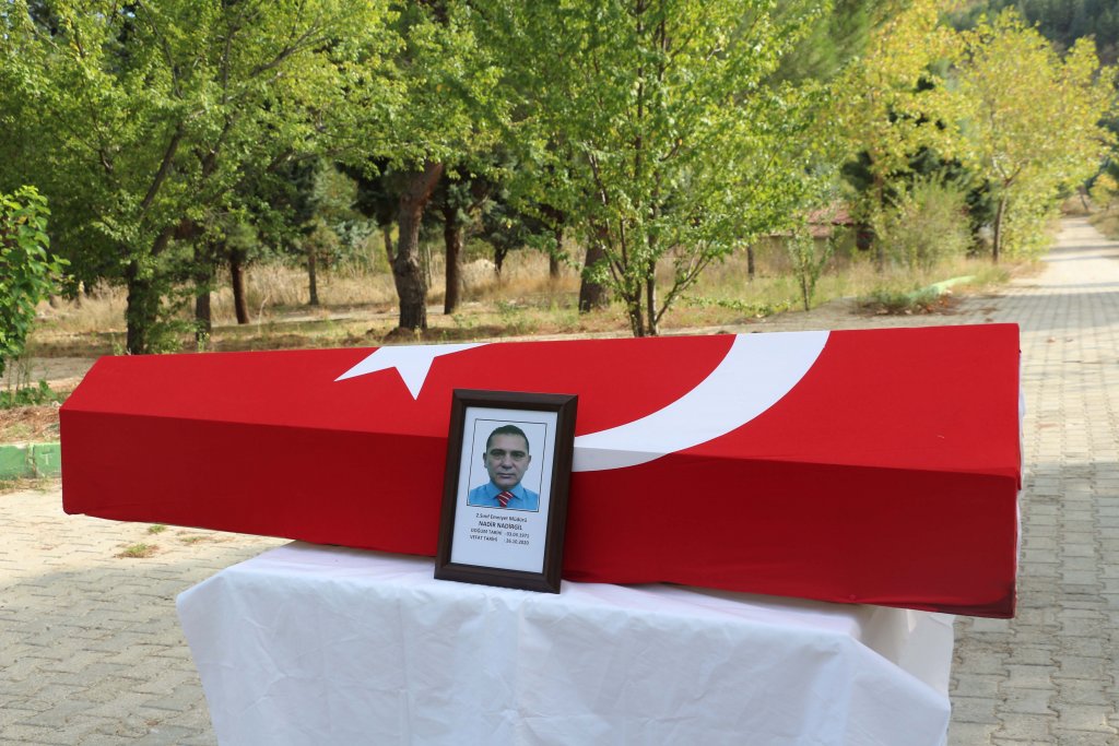 Emniyet Müdür Yardımcısı Nadir Nadirgil, son yolcuğuna uğurlandı