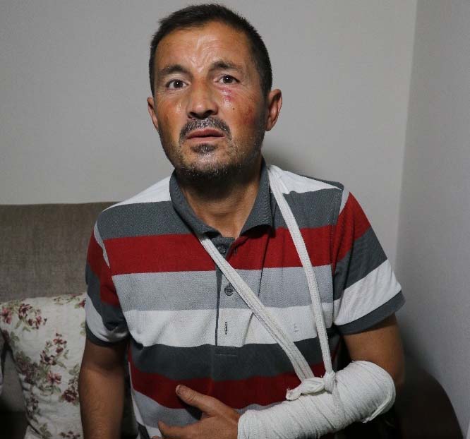 Adana'da işitme engelli adama sokak ortasında şiddet uyguladı!