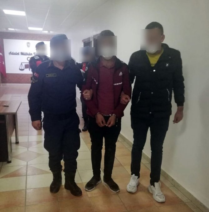 Avanos'da Kendilerini savcı olarak tanıtan şüphelileri bir uyanık köylü yakalattı!