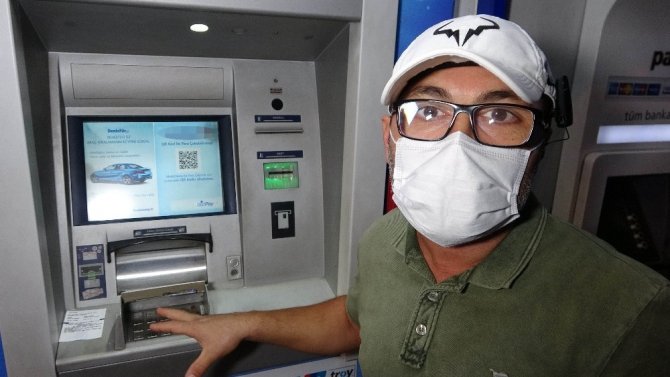 Samsun'da ATM’nin içinde gizli kameralı düzeneği yakalandı!
