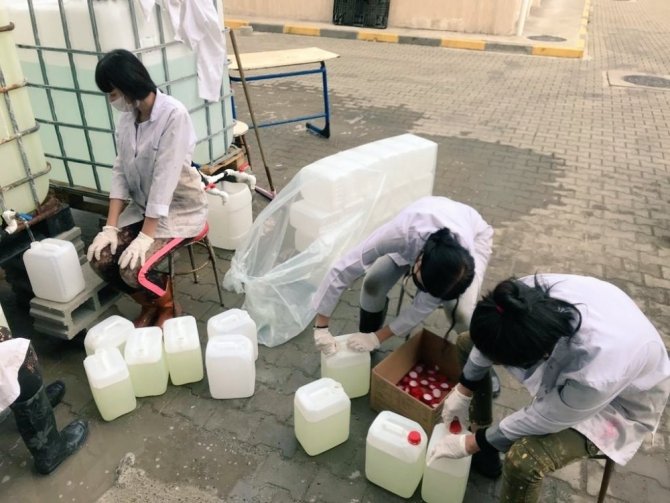 Zonguldak'da Kimya Lisesi öğrencileri temizlik malzemesi üretiyor