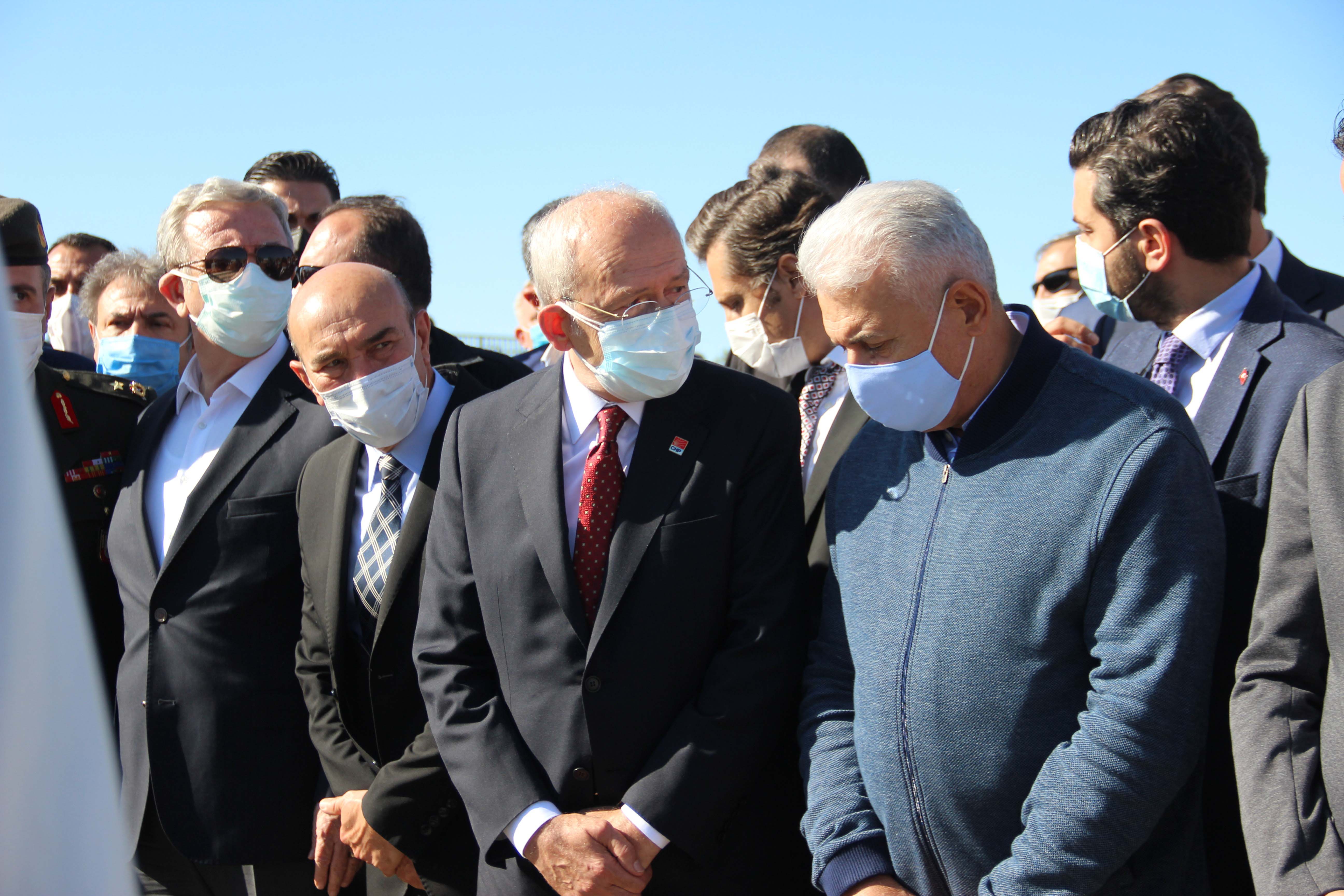 Bu acıya yürek dayanmaz! Dr. Nuri Seha, depremde kaybettiği eşi ve iki çocuğunu toprağa verdi