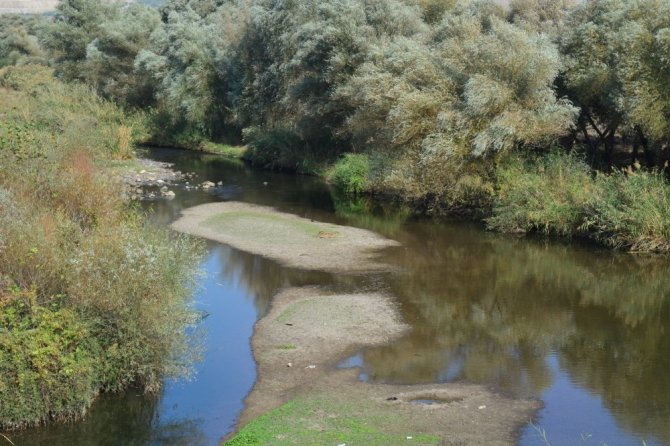 İlk defa bu kadar çekildi! Simav Çayı'nda kuraklık tehlikesi!