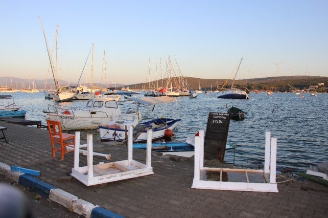 İzmir'de meydana gelen depremin ana üstü görüntülendi