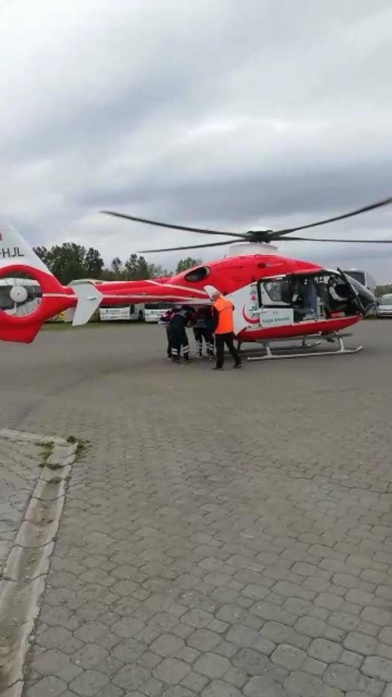 Terme'de Ambulans helikopter 82 yaşındaki hasta için havalandı