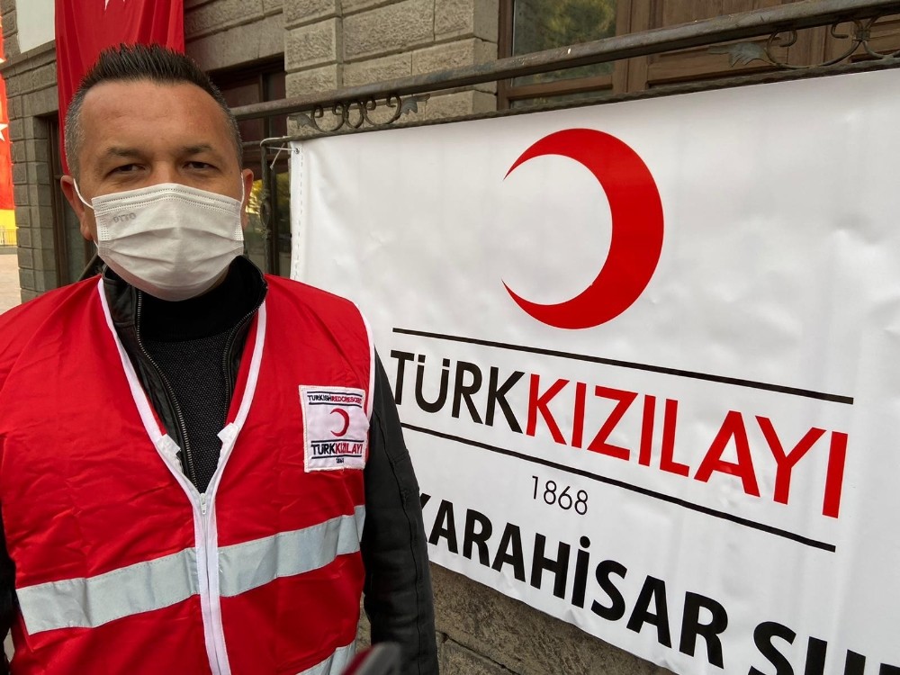 Afyonkarahisar Kızılay ekibi İzmir'e destek için yola çıktı