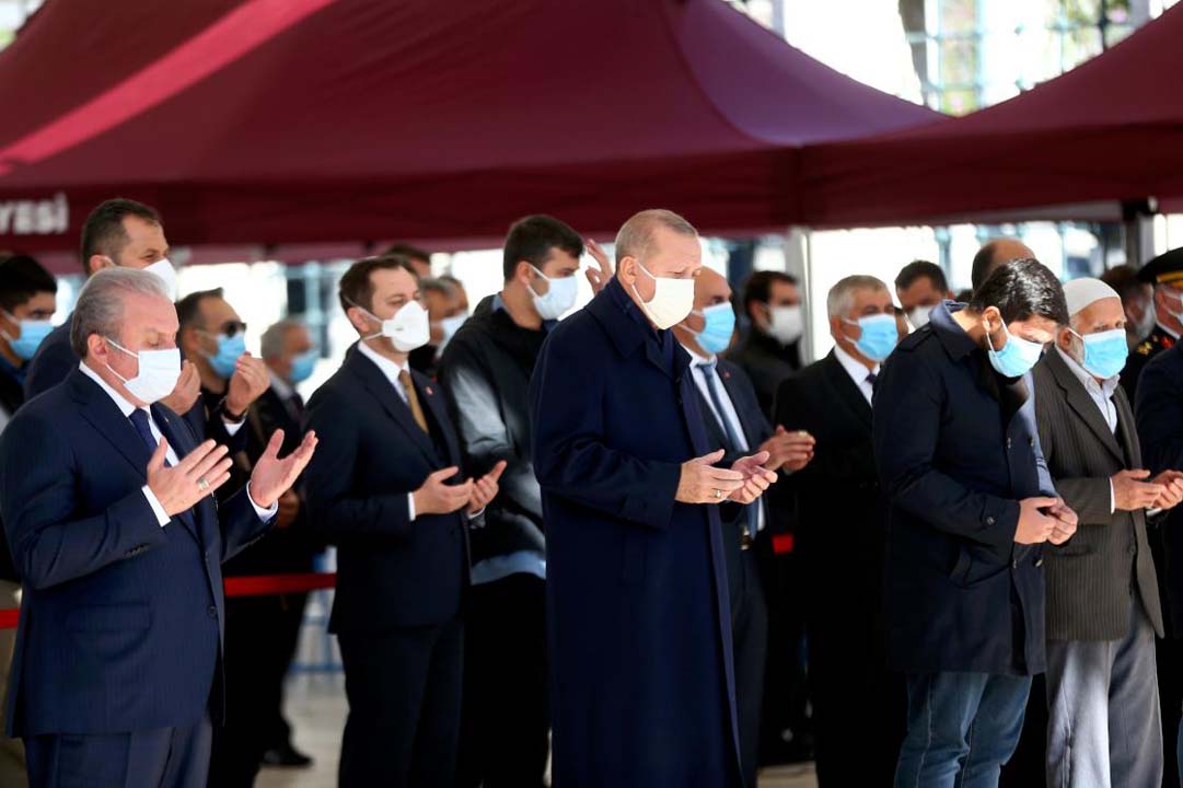 Burhan Kuzu ebediyete uğurlandı! Namaza Erdoğan'da katıldı