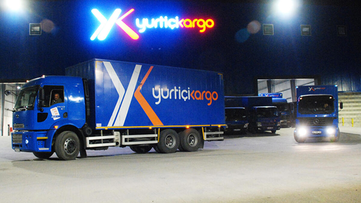 Yurtiçi Kargo'dan büyük jest : İzmir'e gönderilen yardımları ücretsiz taşıyacak
