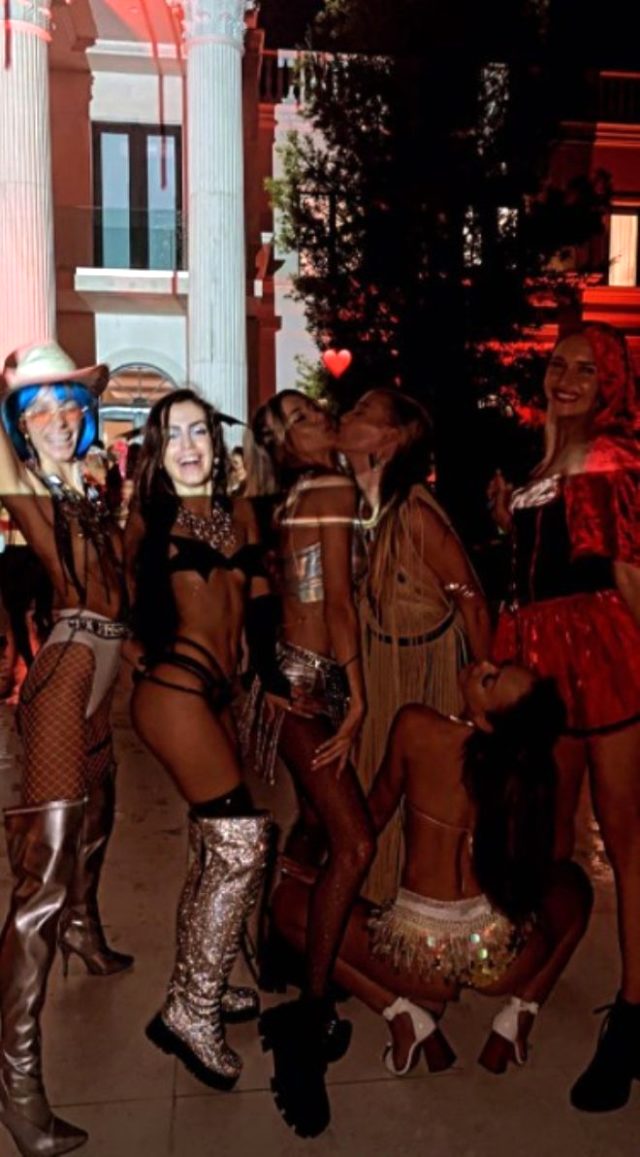 Ebru Polat'tan partilere katılanlara küfürlü tepki!