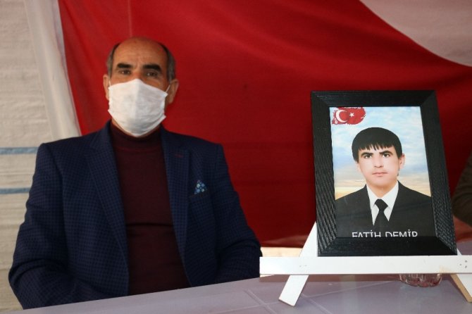 Diyarbakır HDP İl Binasının önündeki evlat nöbeti 427'inci gününde