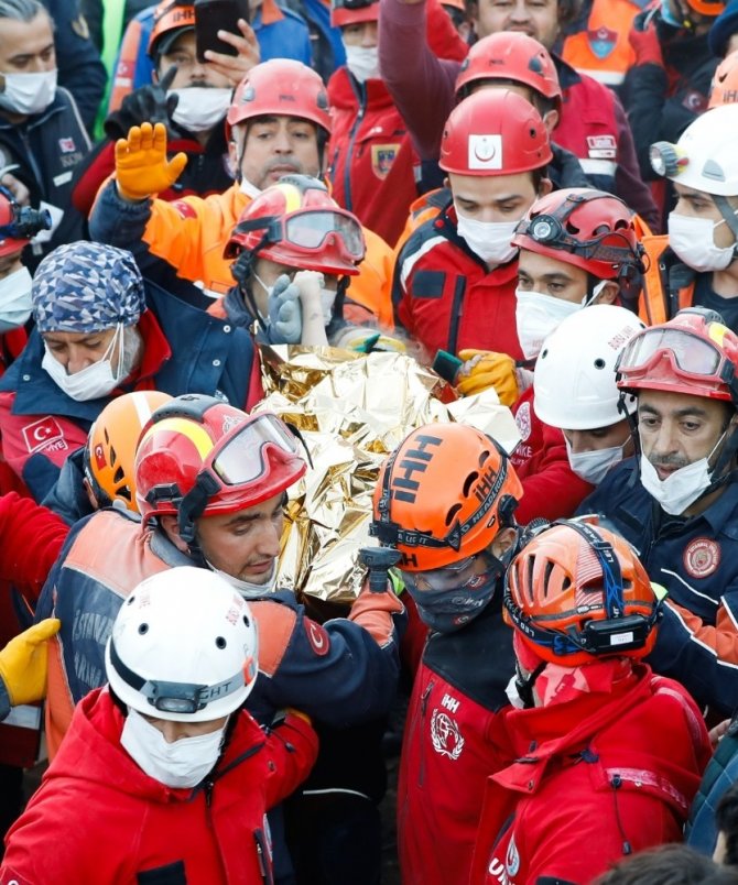 Elif’i üzerine devrilen sandalye hayatta tutmuş
