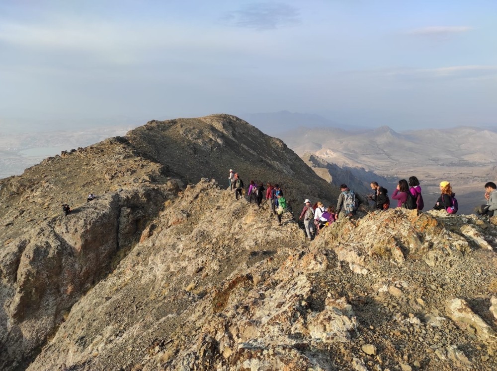 2 bin 800 rakımda İzmir’e "acınızı paylaşıyoruz" mesajı verildi