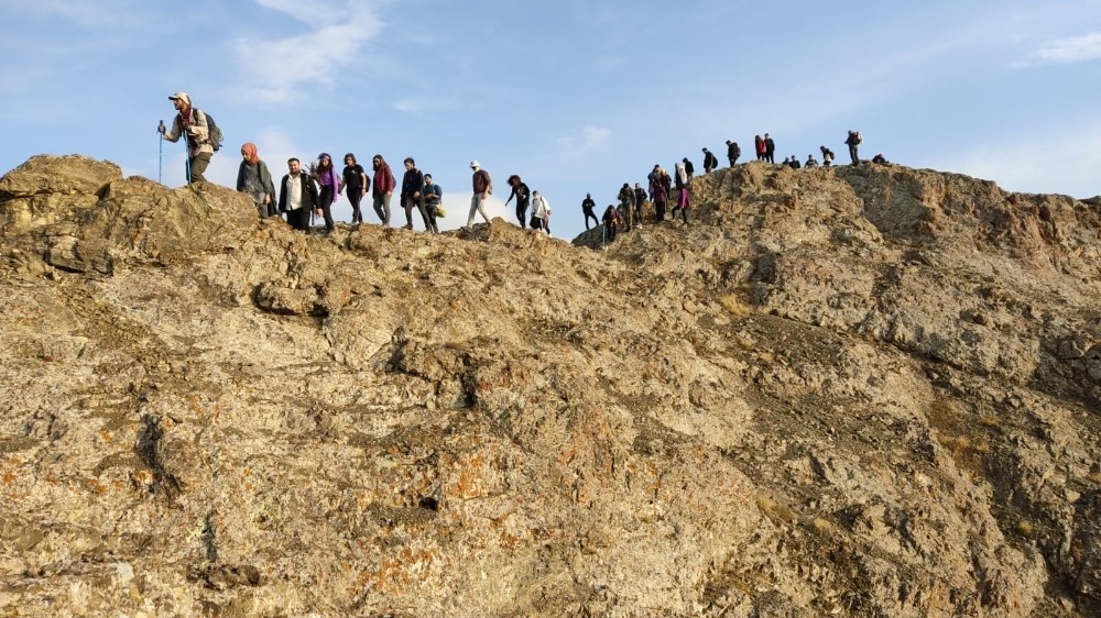 2 bin 800 rakımda İzmir’e "acınızı paylaşıyoruz" mesajı verildi