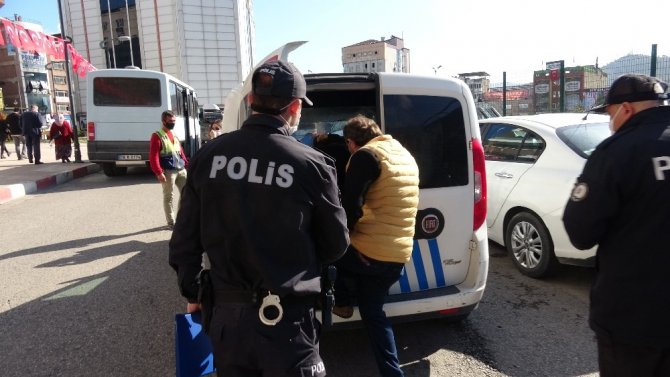 Karantinası bittiğini sanıp dışarı çıktı! Belediye binasında şoku yaşadı