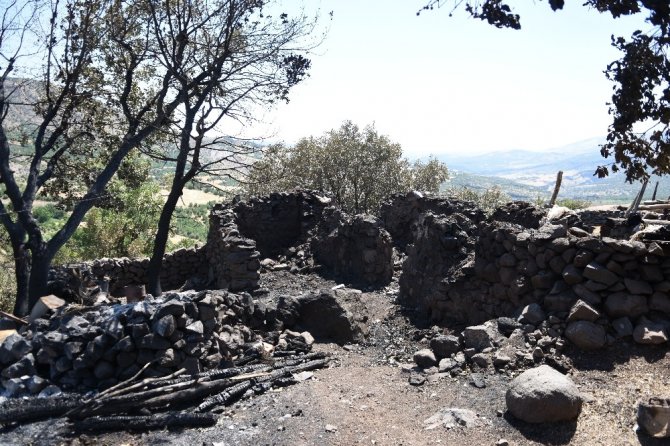 Kasım Gülpınar evi yanan yaşlı çiftin yardım çağrısına sessiz kalmadı!