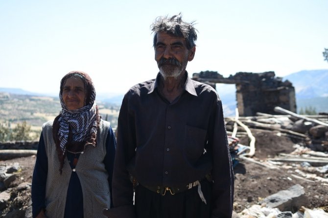 Kasım Gülpınar evi yanan yaşlı çiftin yardım çağrısına sessiz kalmadı!