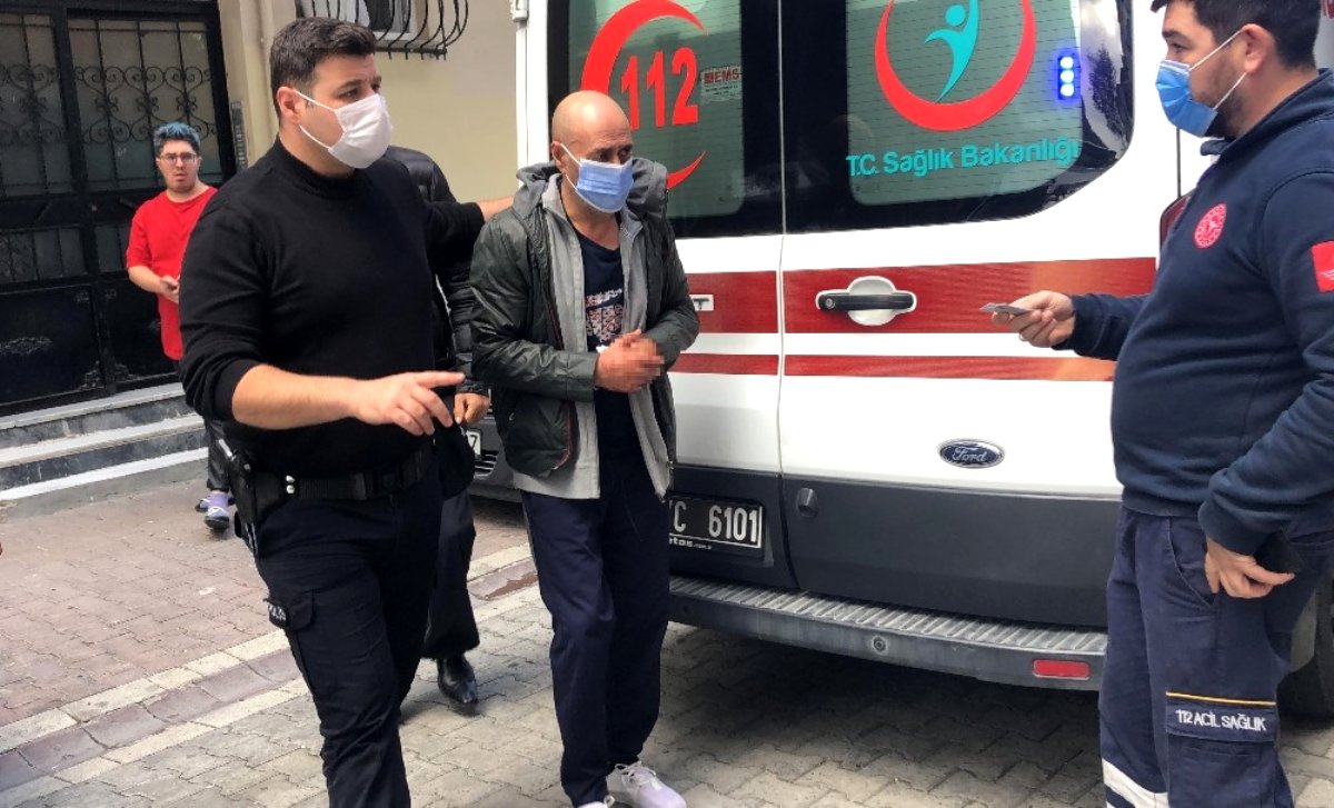 Eşini bıçakladı ardından kendini ihbar etti