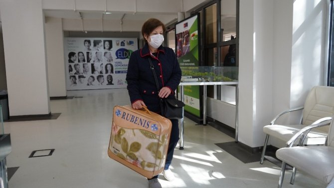 Tüm Türkiye kalbi İzmir'de! Yardımlar çığ gibi büyüyor