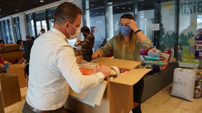 Tüm Türkiye kalbi İzmir'de! Yardımlar çığ gibi büyüyor