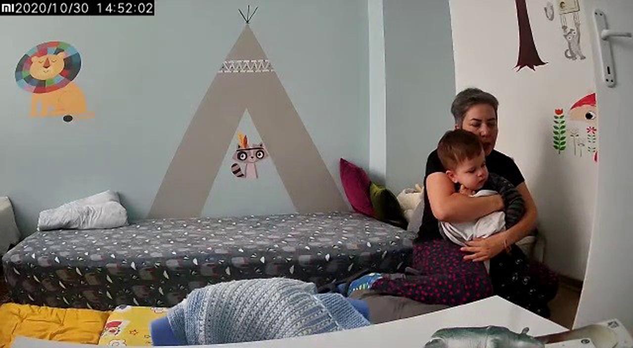 İzmir depremine uykuda yakalanan çocuğuna siper olan anne! O anlar anbean kamerada