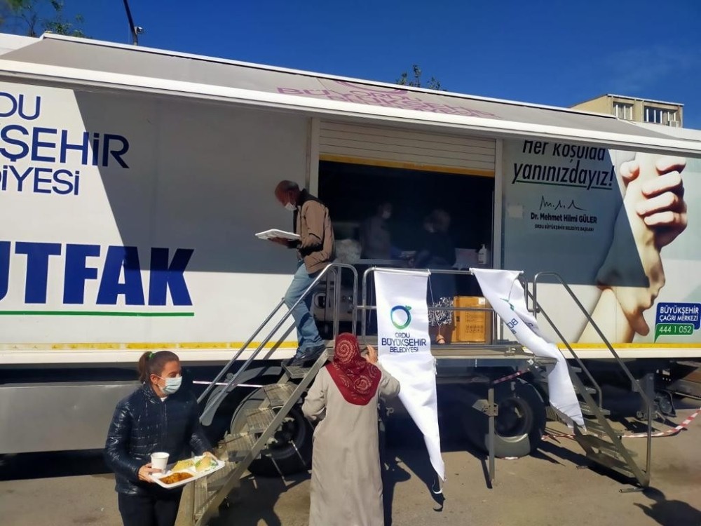 Ordu'dan deprem bölgesine mobil mutfağı hizmeti