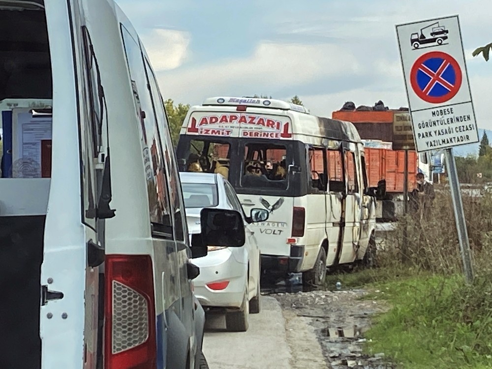 Ortaklarına sinirlenen adam, minibüsünü ateşe verdi