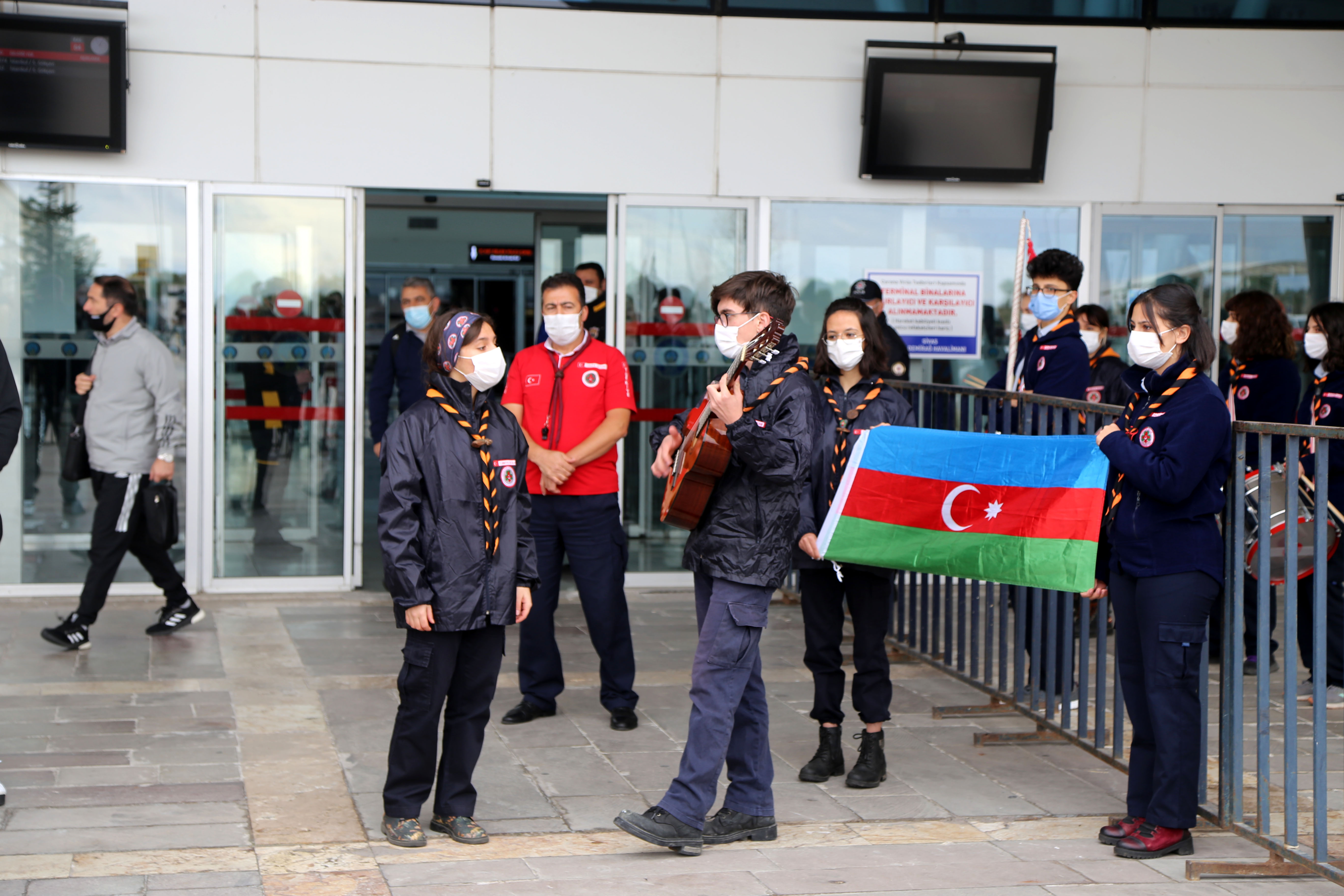 Karabağ, Sivas'ta "Çırpınırdı Karadeniz" şarkısıyla karşılandı