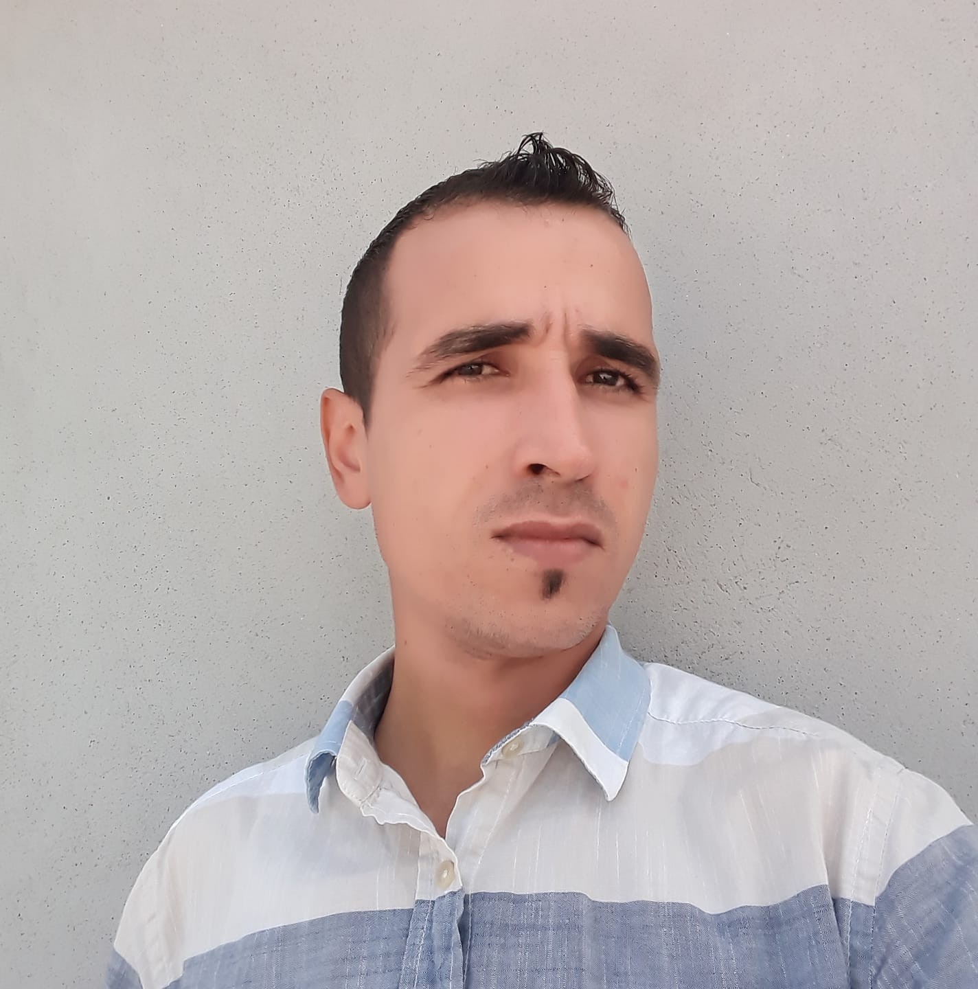 Katil, öldürdüğü 2 arkadaşı ve ağabeyi ile fotoğraf çektirmiş!