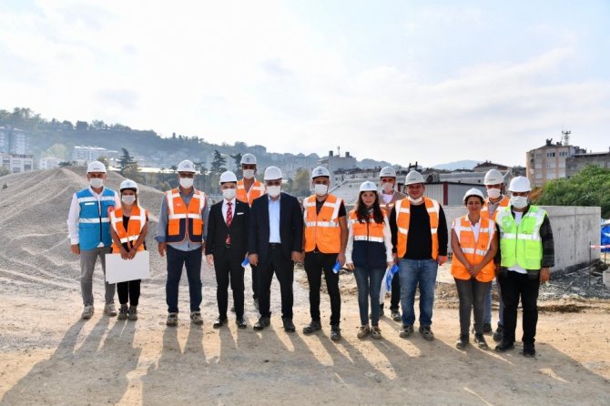 Ortahisar'da Millet bahçesinde çalışmalar sürüyor! Yıl sonuna yetiştirilecek!