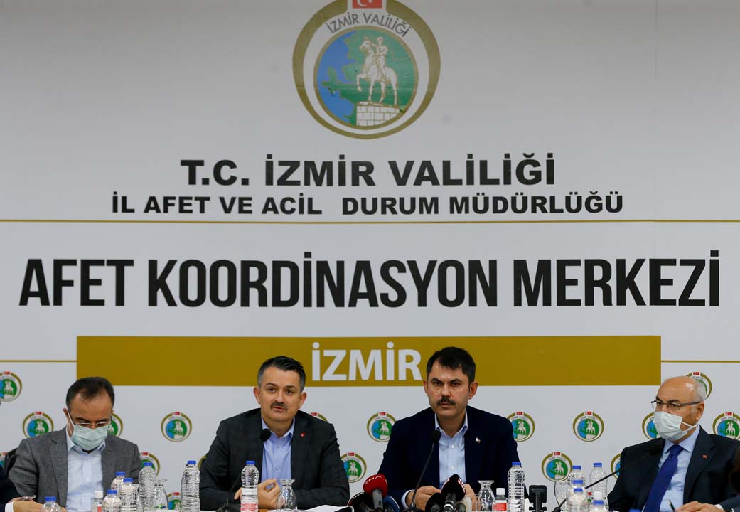 Bakan Kurum: Binası az hasarlı ve hasarsız olan evlerine girebilirler